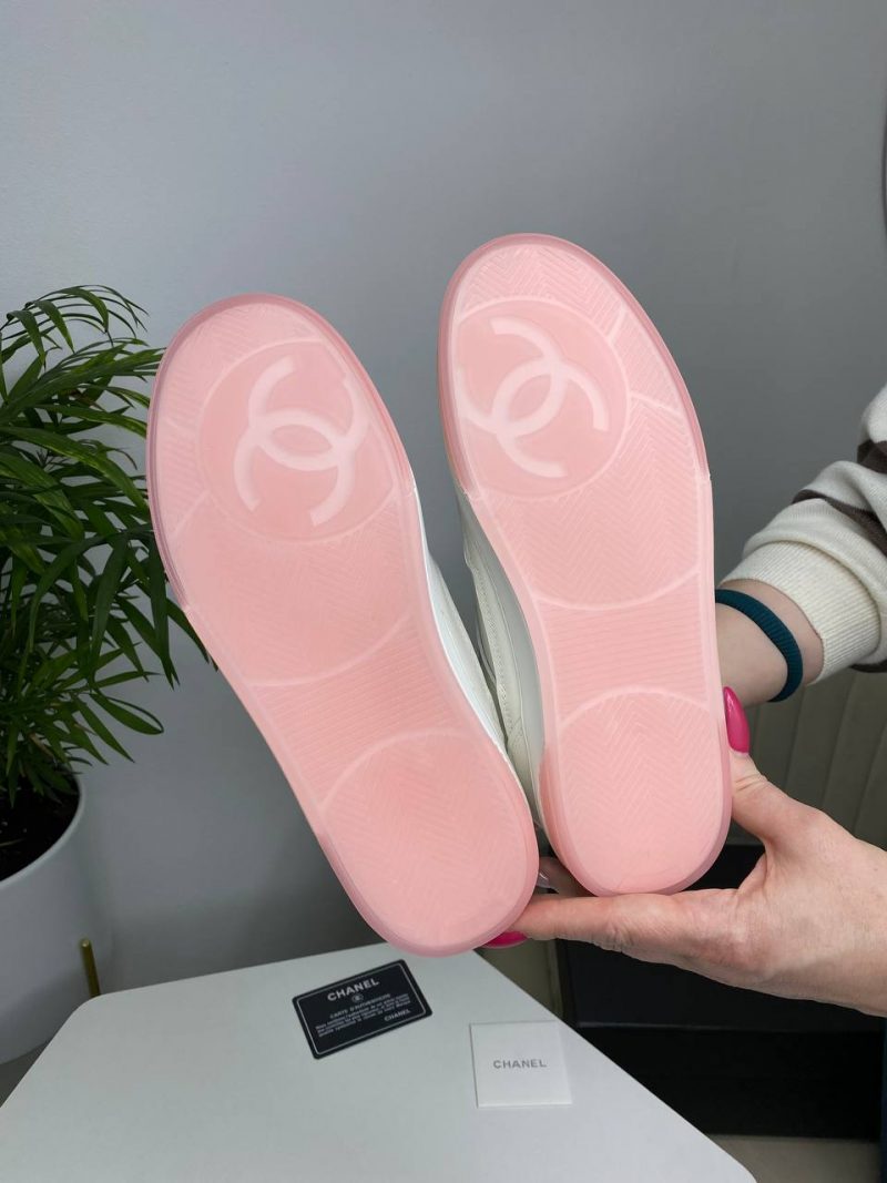 photo_5235739655981357203_y