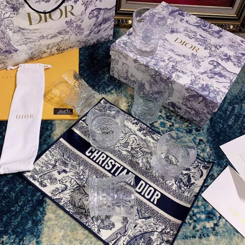 photo_5248958693440081742_y