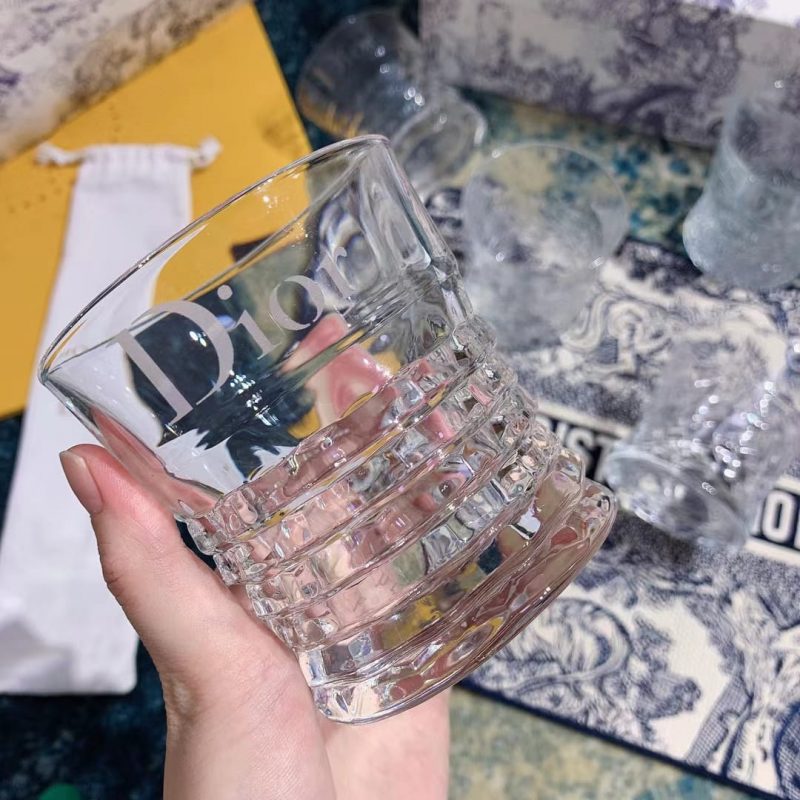 photo_5248958693440081744_y