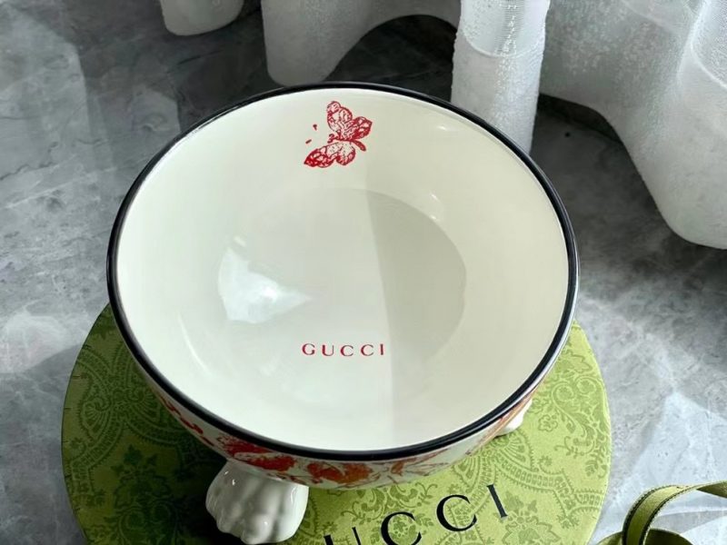 photo_5248958693440082311_y