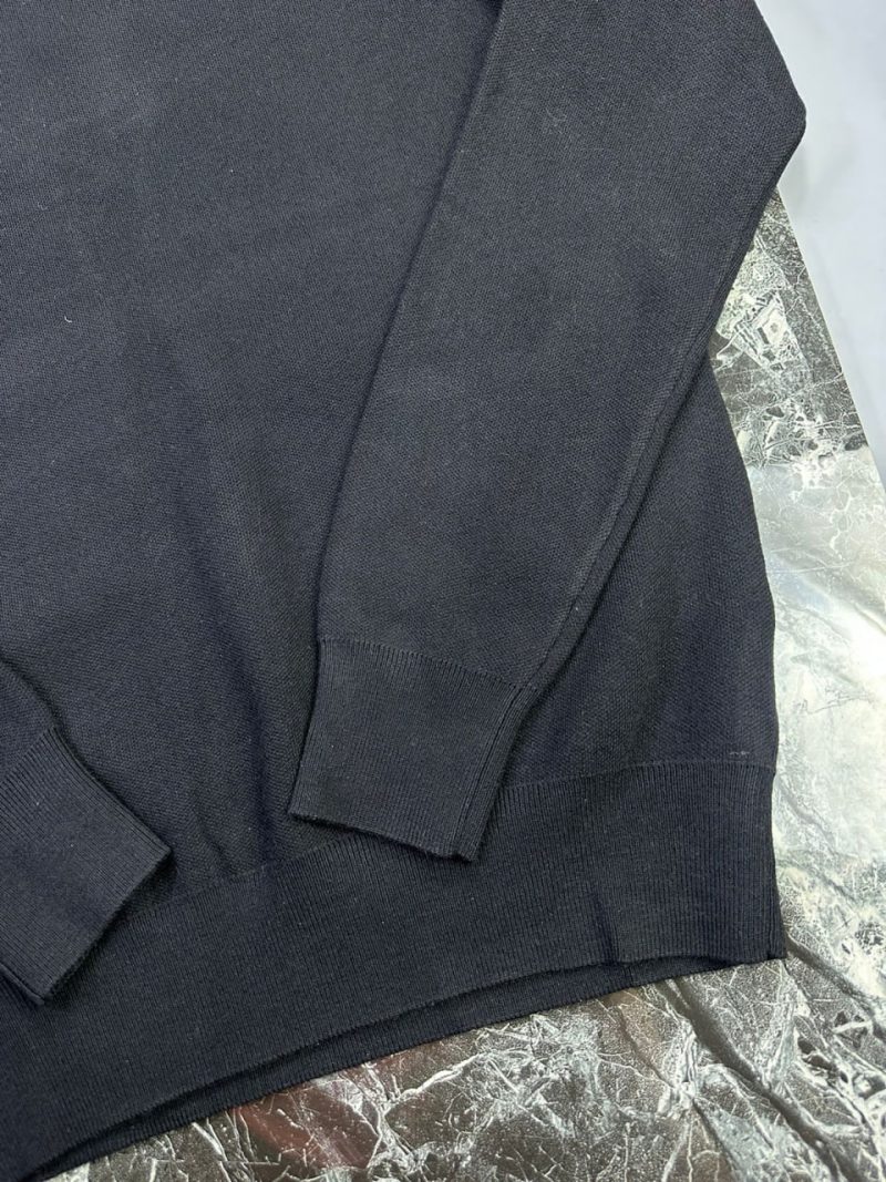 photo_5253728439305883559_y