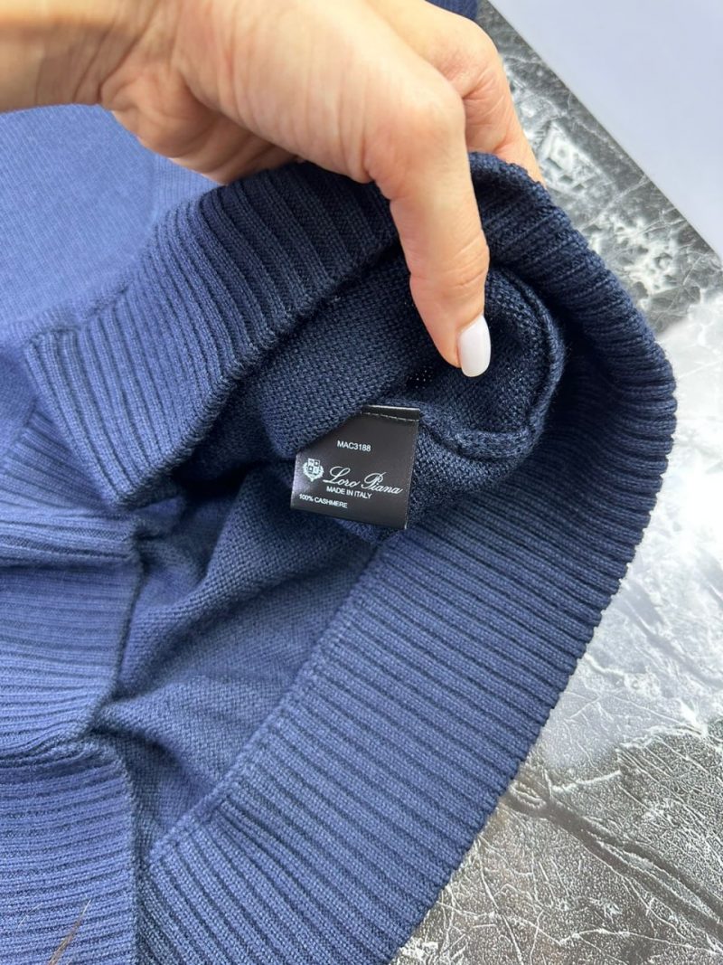 photo_5253728439305883693_y