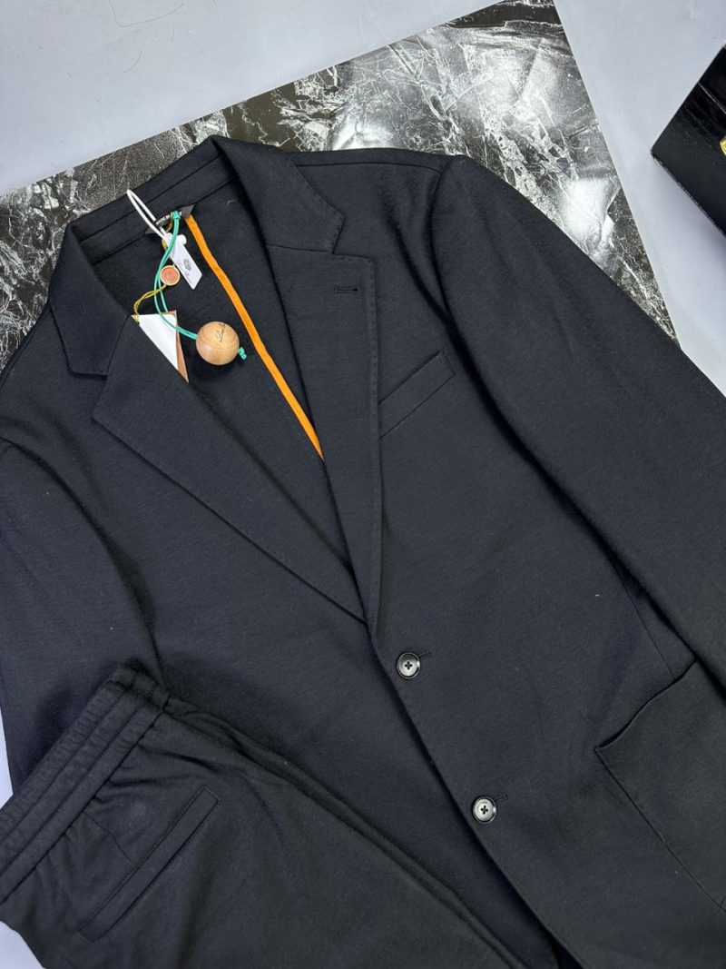 photo_5253728439305883783_y