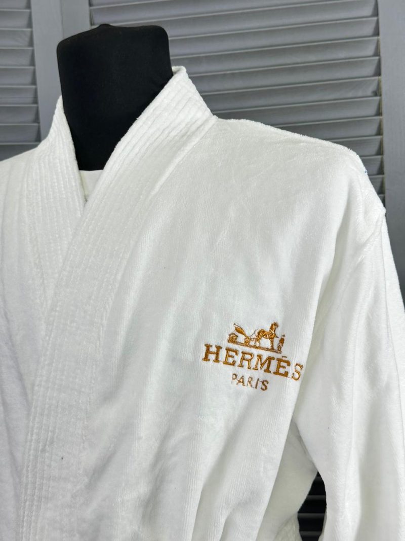 photo_5253728439305884277_y