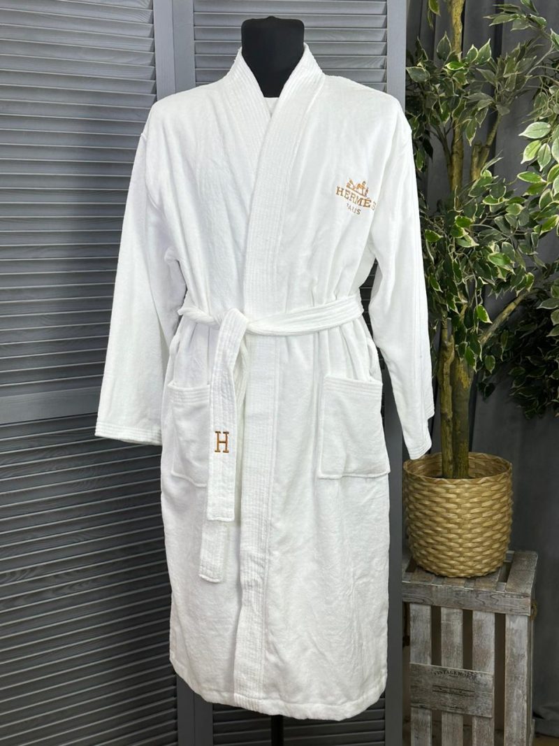 photo_5253728439305884280_y