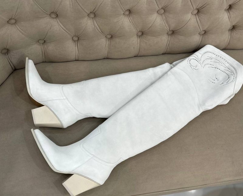 photo_5280644857615994110_y