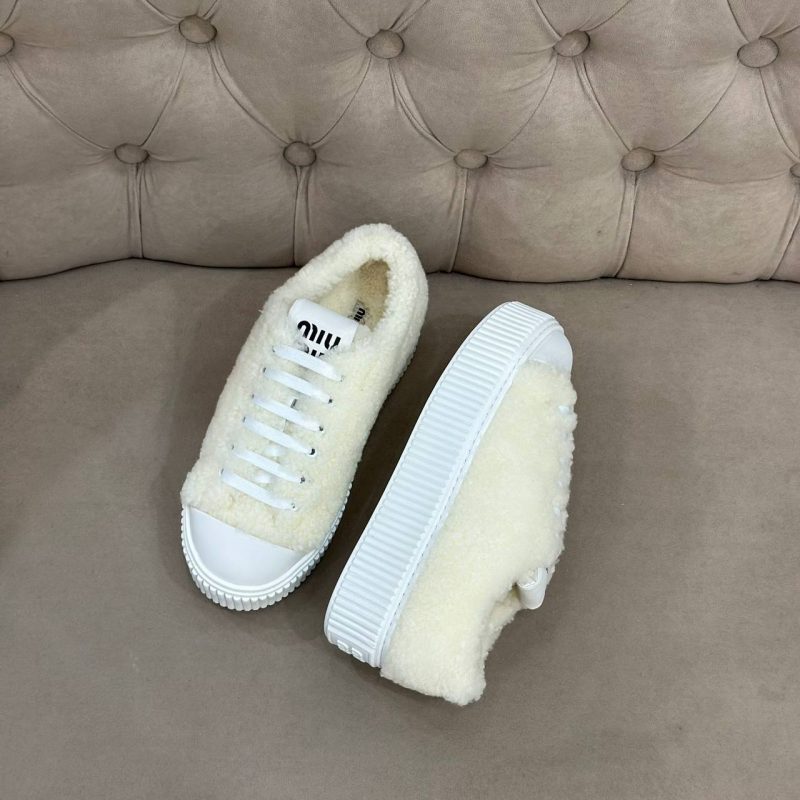 photo_5280644857615994118_y