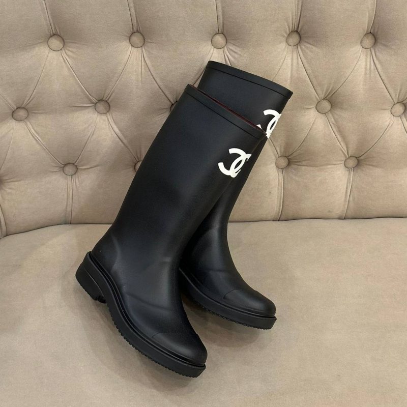 photo_5280644857615994136_y