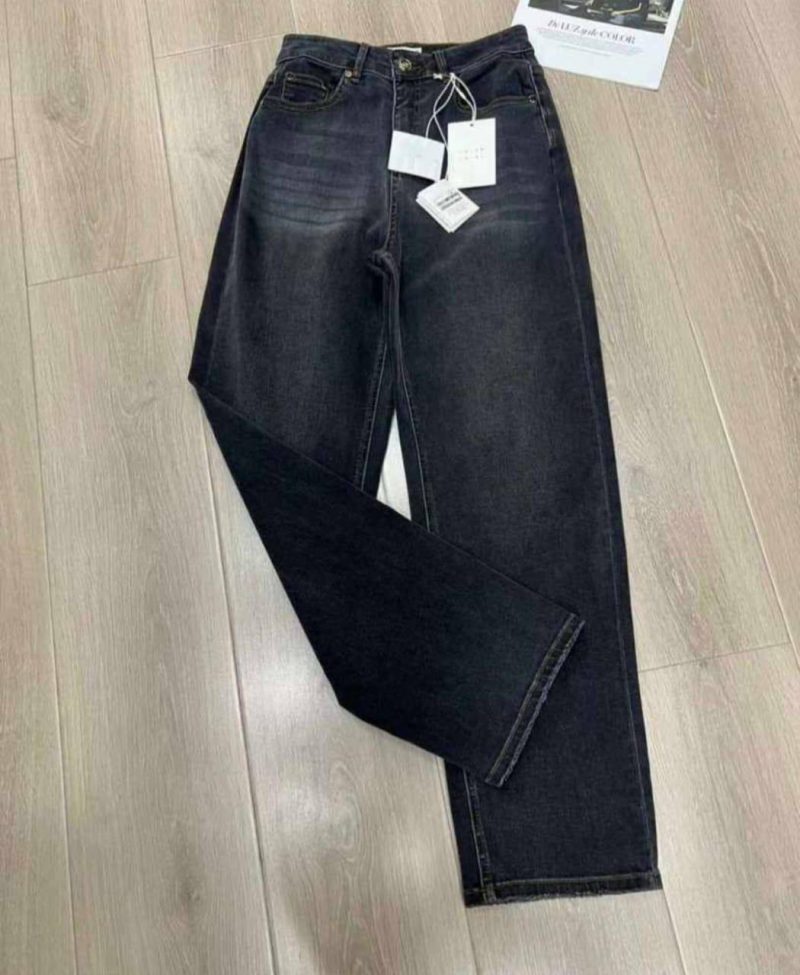 photo_5280644857615994316_y