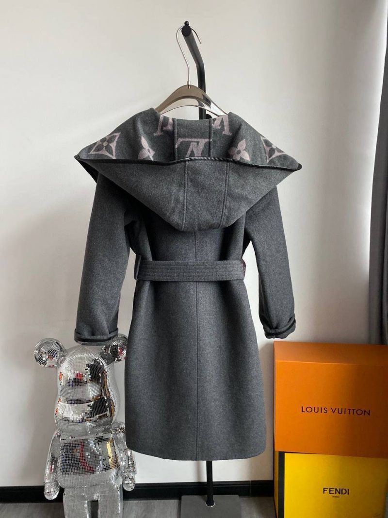 photo_5280644857615994333_y