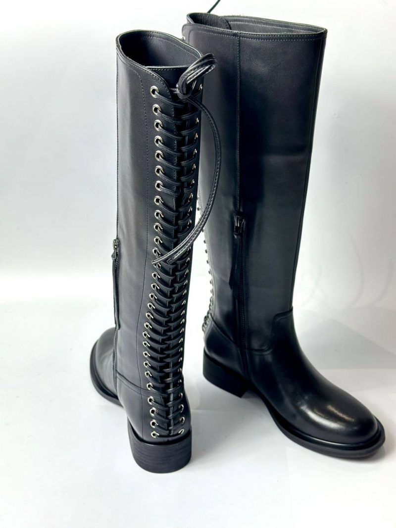 photo_5296370472348406313_y