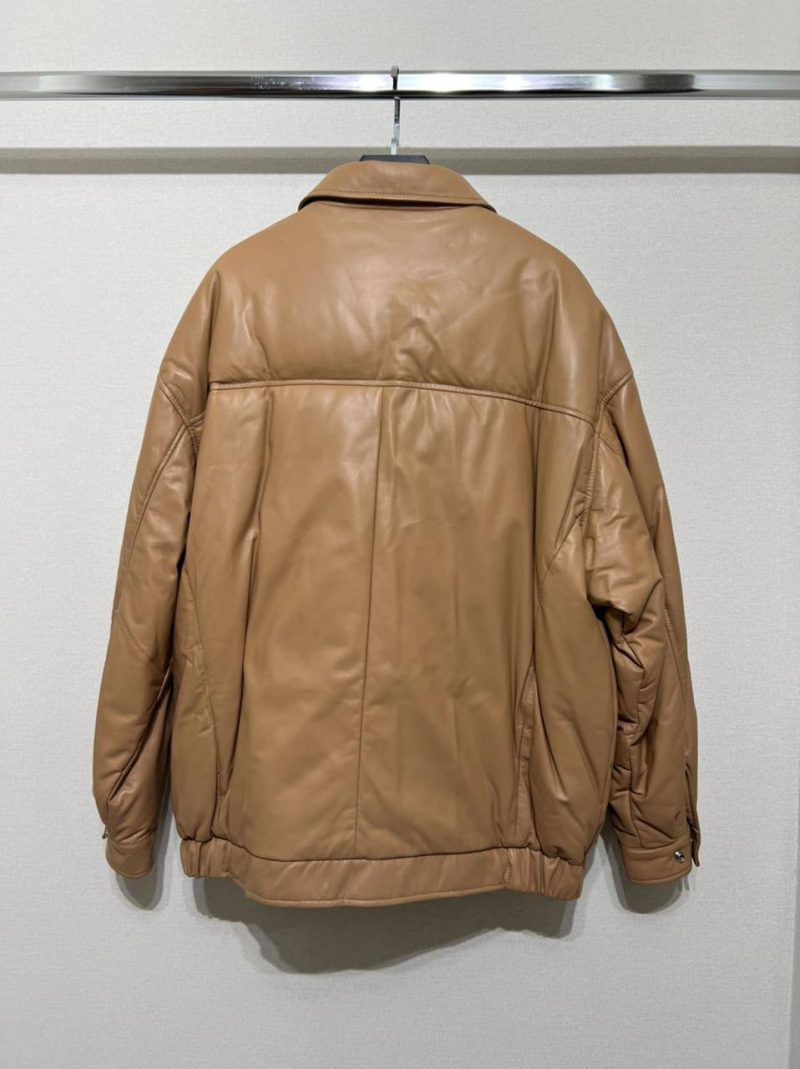 photo_5301231907176042962_y