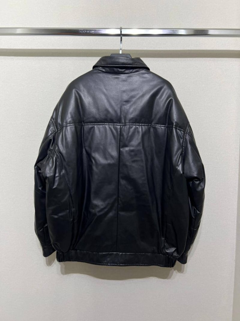 photo_5301231907176042963_y