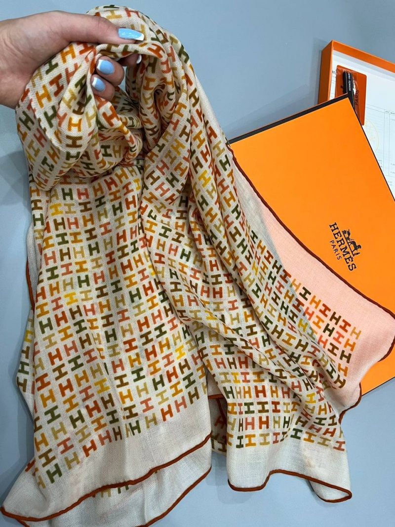 photo_5303167279569163492_y