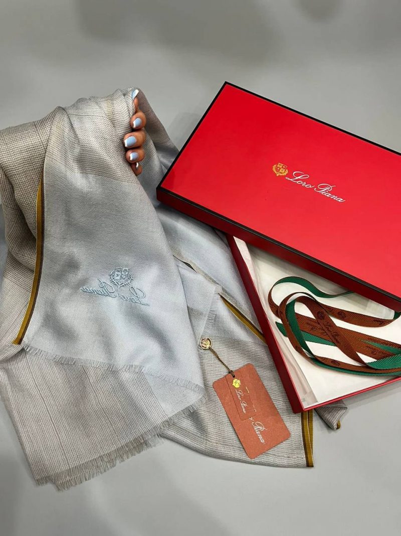 photo_5303167279569163512_y