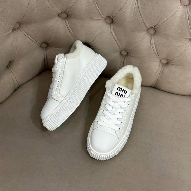 69f7bb3c-b561-43e7-8da8-9767ff9e1178