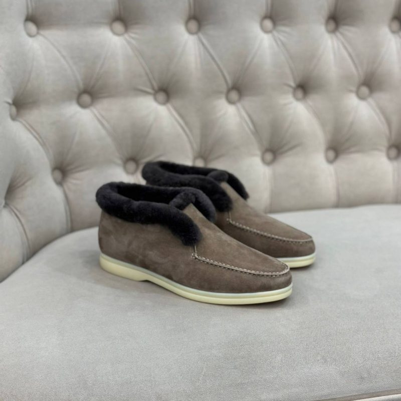 photo_5375063563225386934_y