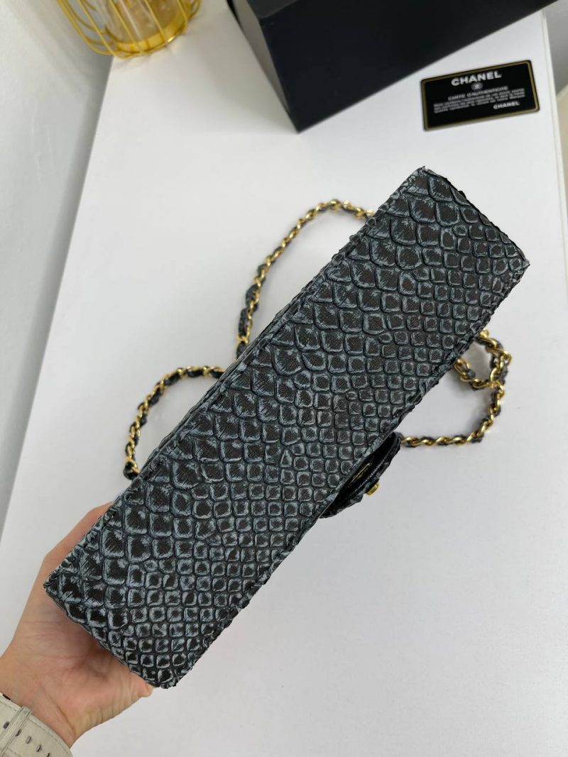 photo_5388885493833387738_y