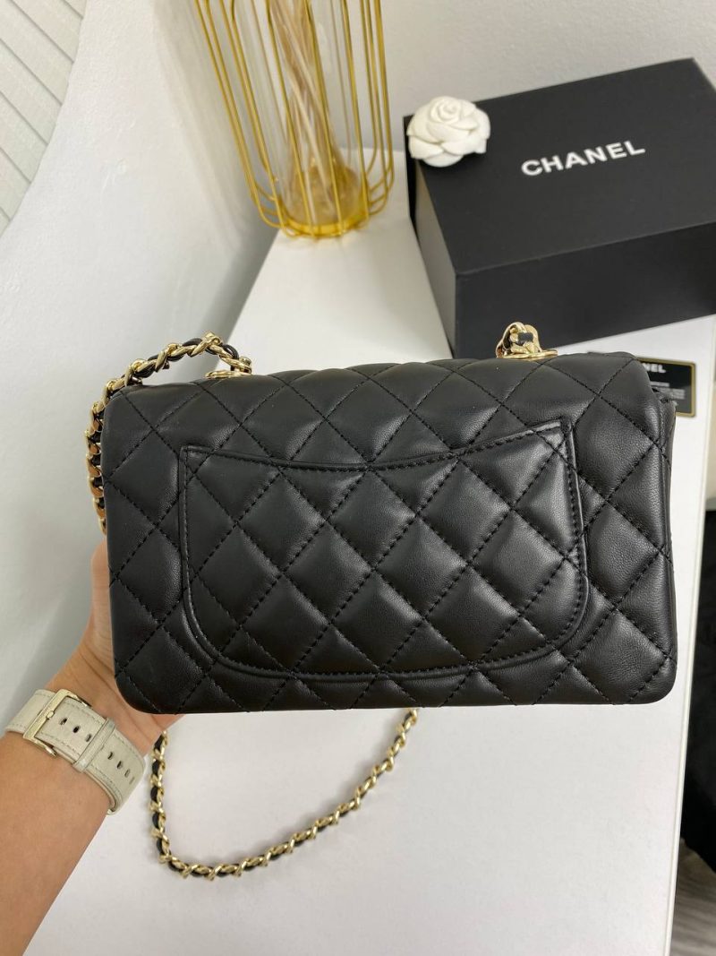 photo_5388885493833387841_y