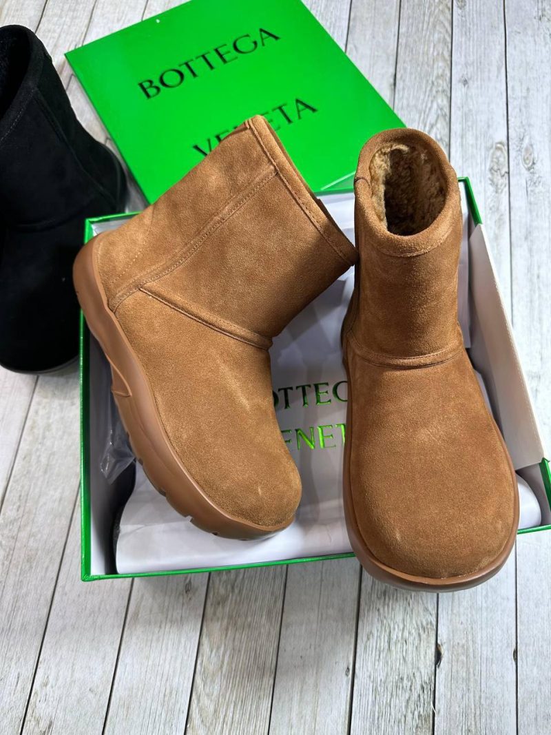 photo_5399825917997601469_y