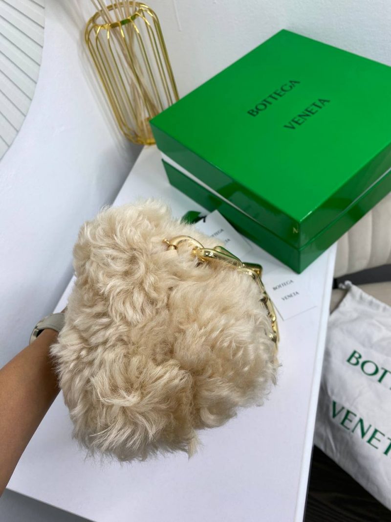 photo_5399825917997601559_y