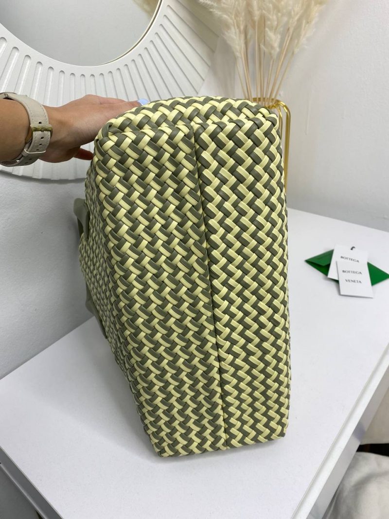 photo_5399825917997601568_y