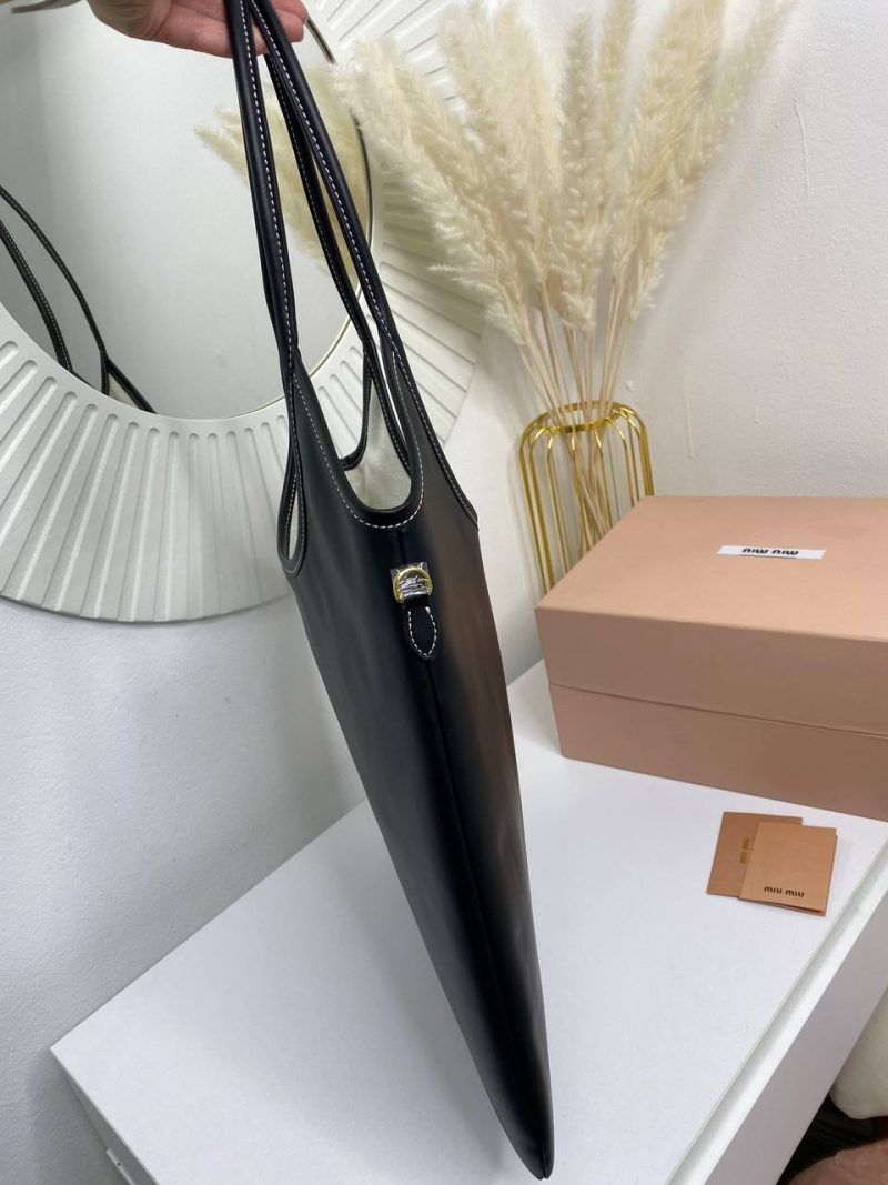 photo_5399825917997601621_y