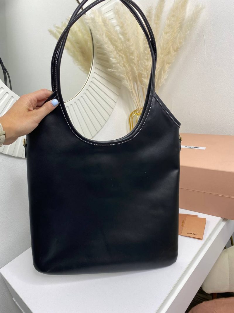 photo_5399825917997601622_y