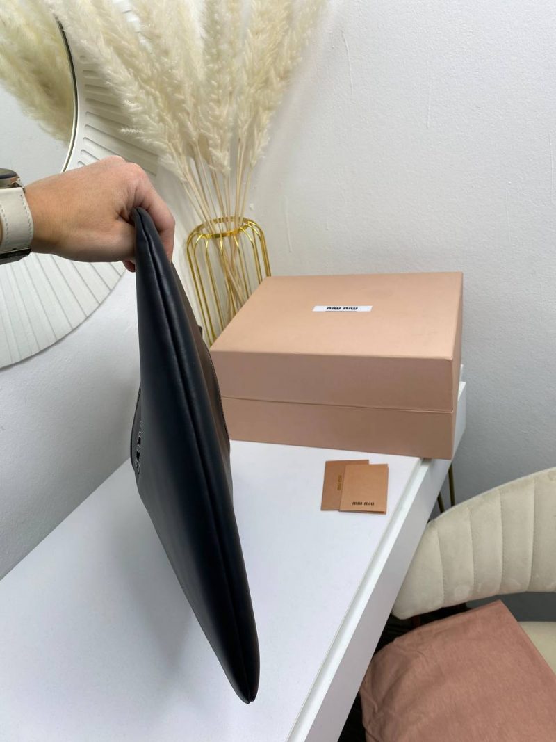 photo_5399825917997601623_y