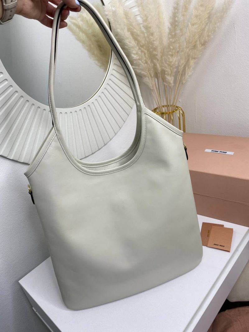 photo_5399825917997601627_y