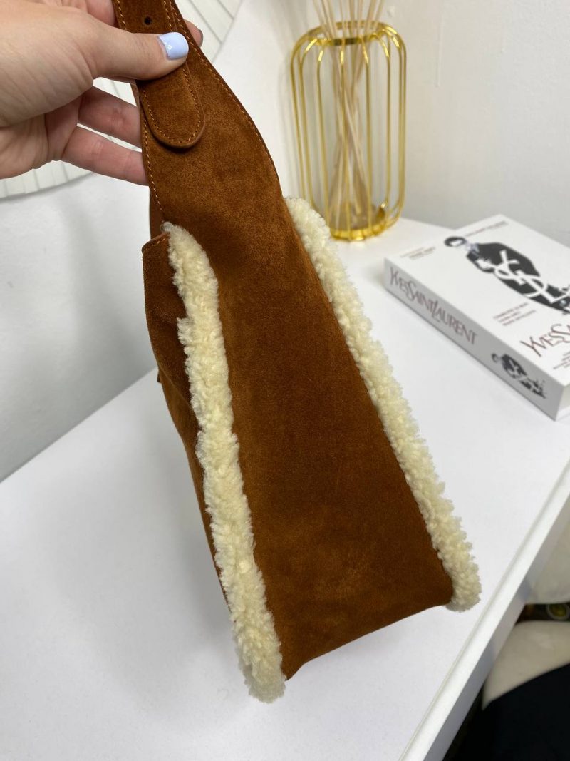 photo_5399825917997601654_y