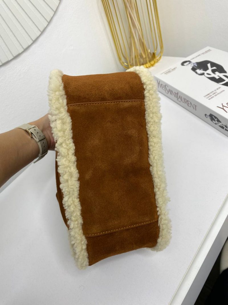 photo_5399825917997601655_y