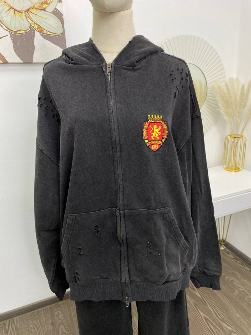 photo_5400030294016381698_y