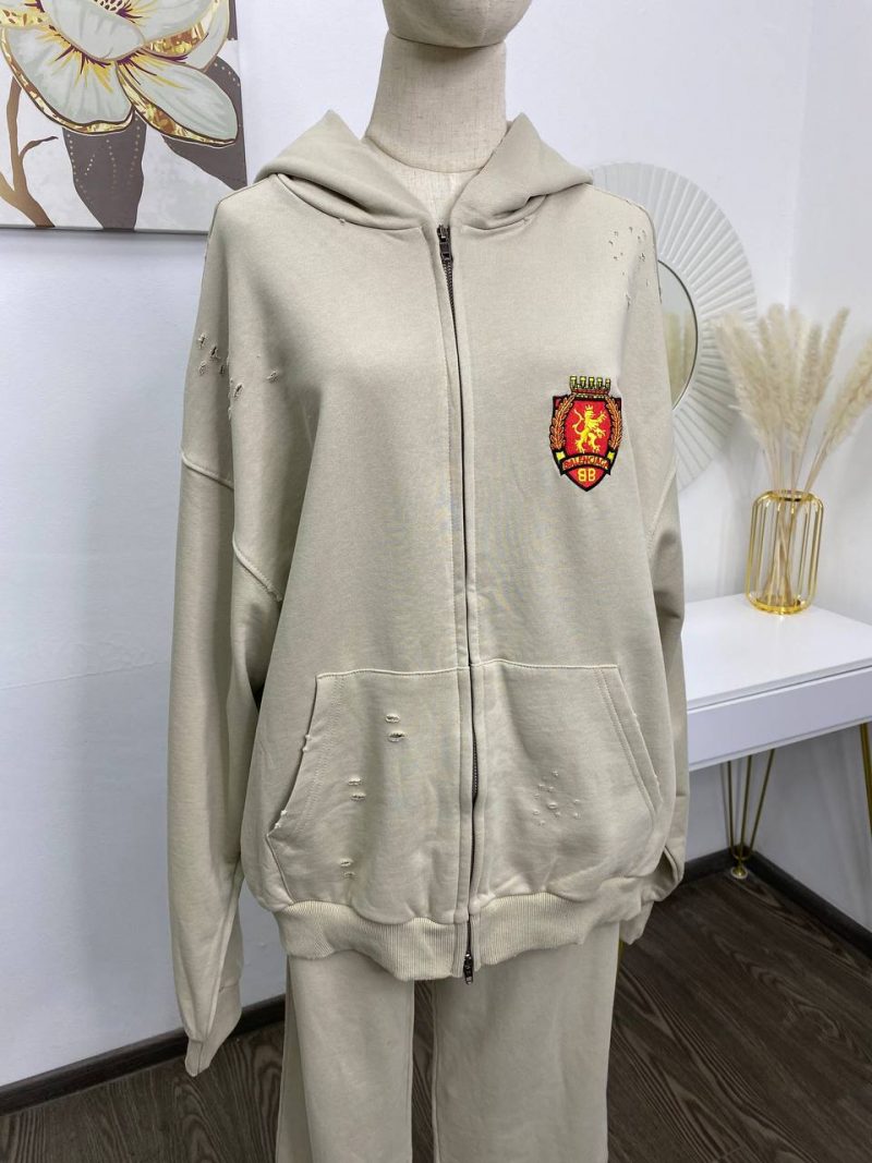 photo_5400030294016381704_y