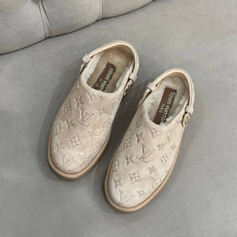 photo_5404618315520922765_y