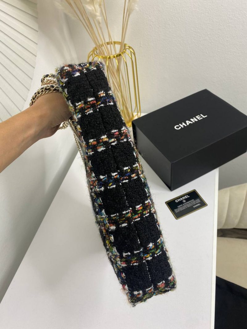 photo_5404618315520922994_y