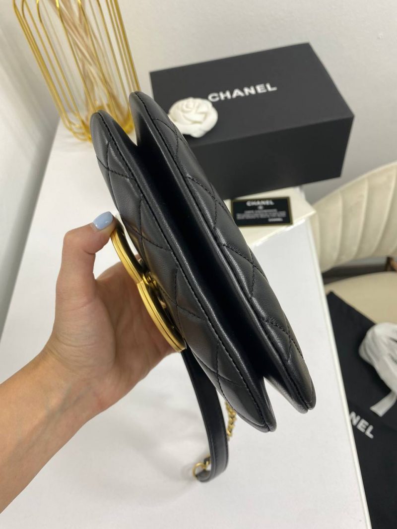 photo_5404618315520923036_y