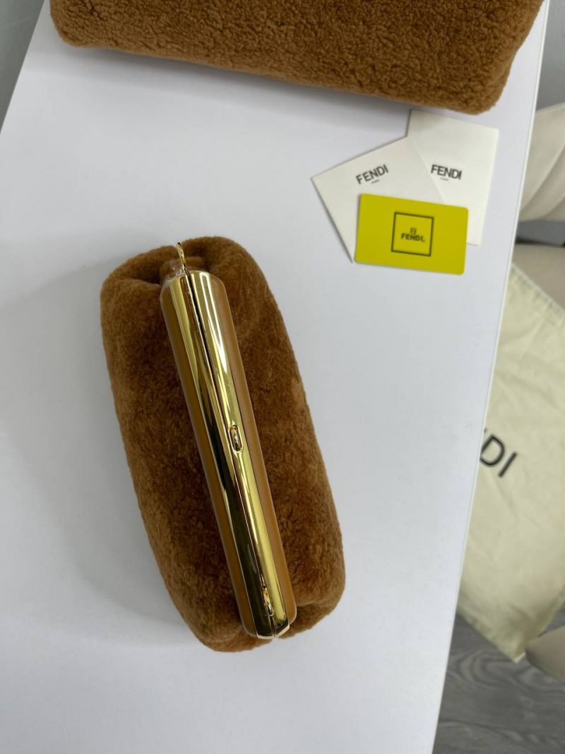 photo_5408887341214453698_y