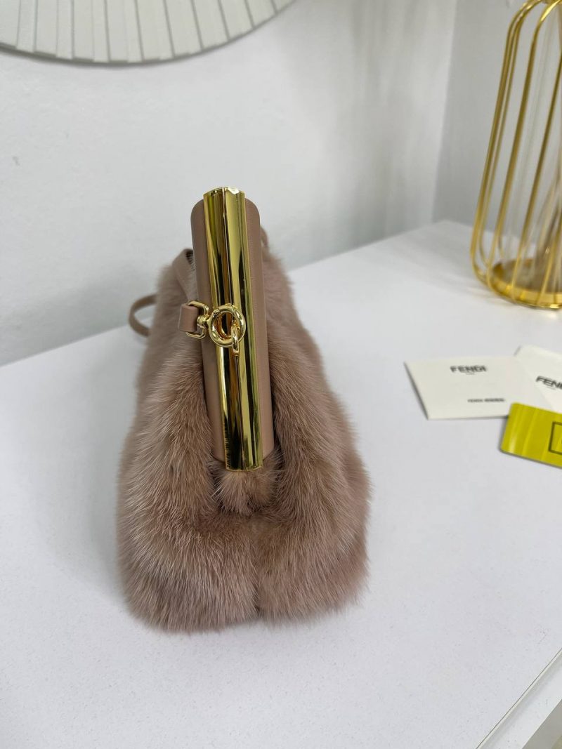 photo_5408887341214453710_y