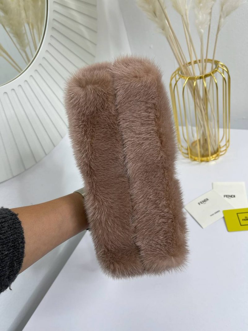 photo_5408887341214453711_y