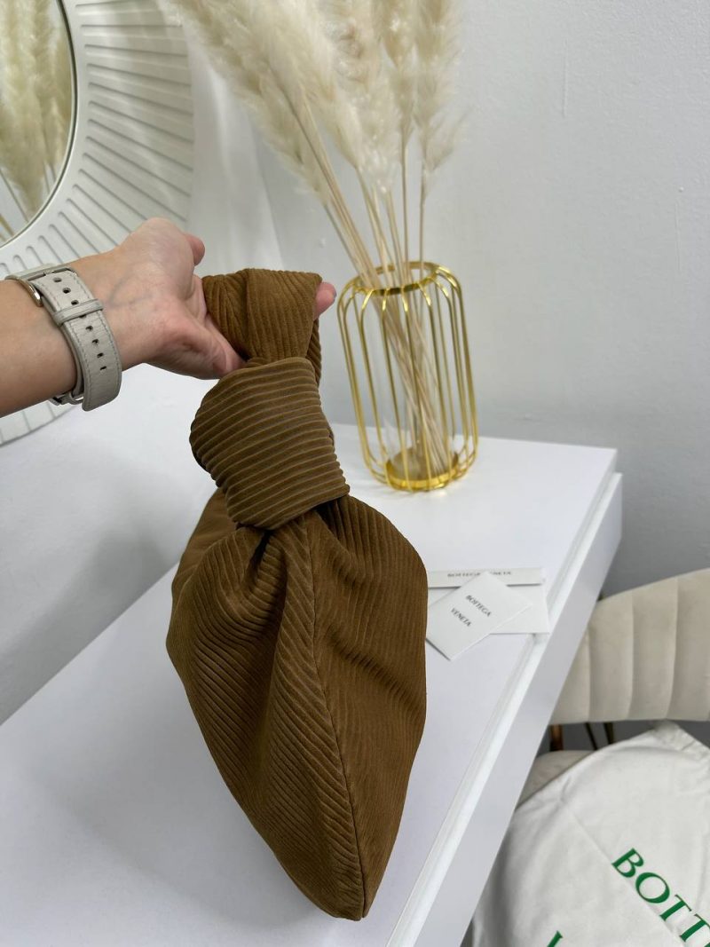 photo_5408887341214453732_y