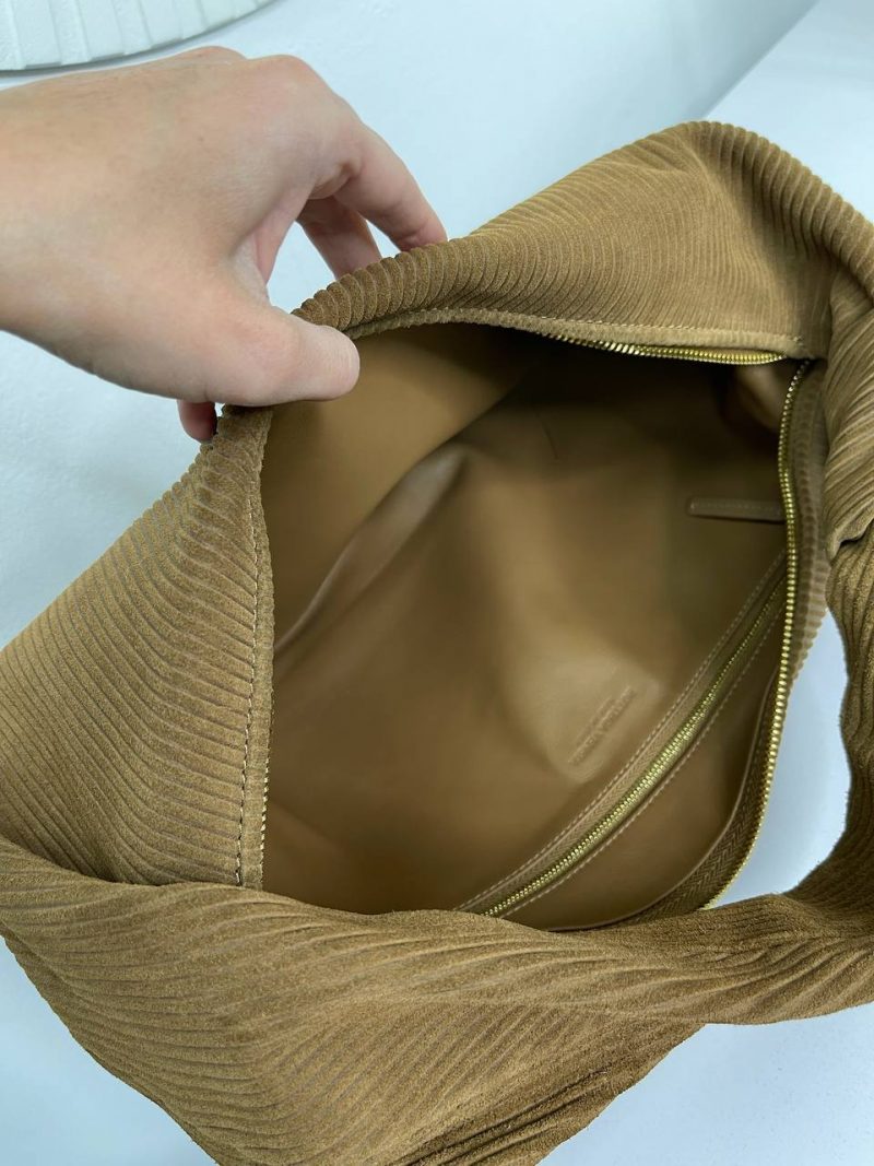 photo_5408887341214453734_y