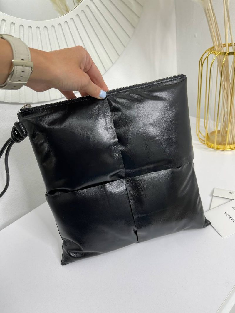 photo_5408887341214453743_y