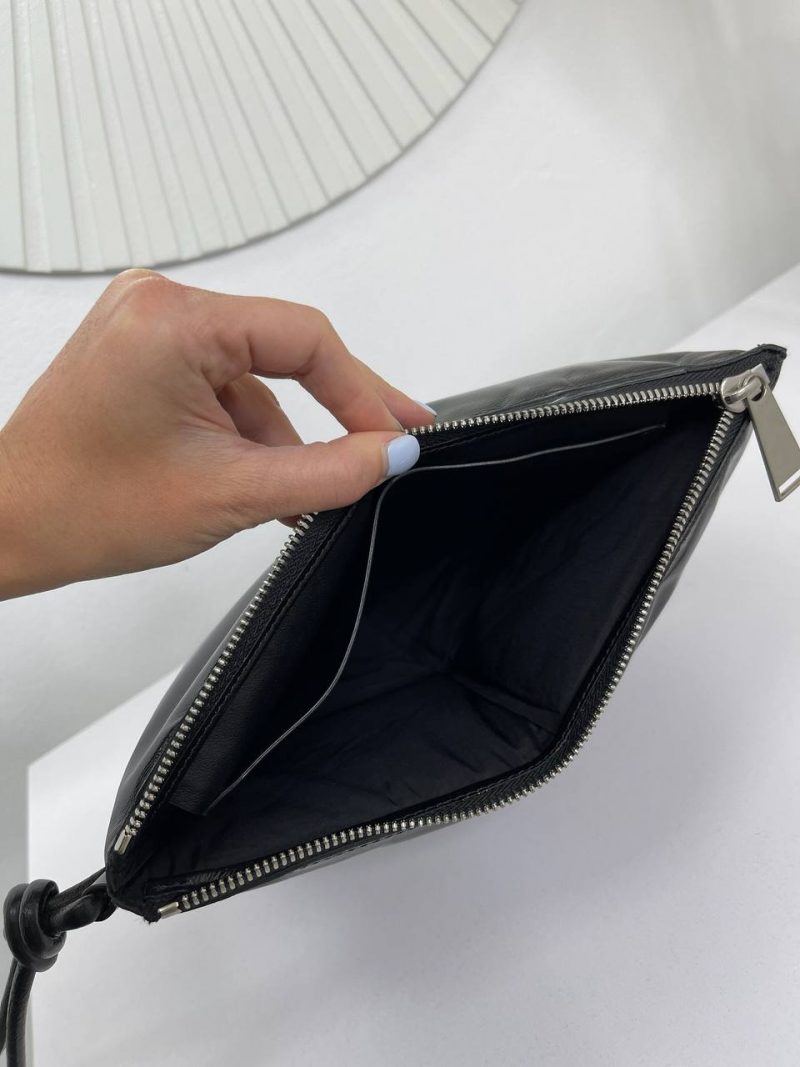 photo_5408887341214453744_y