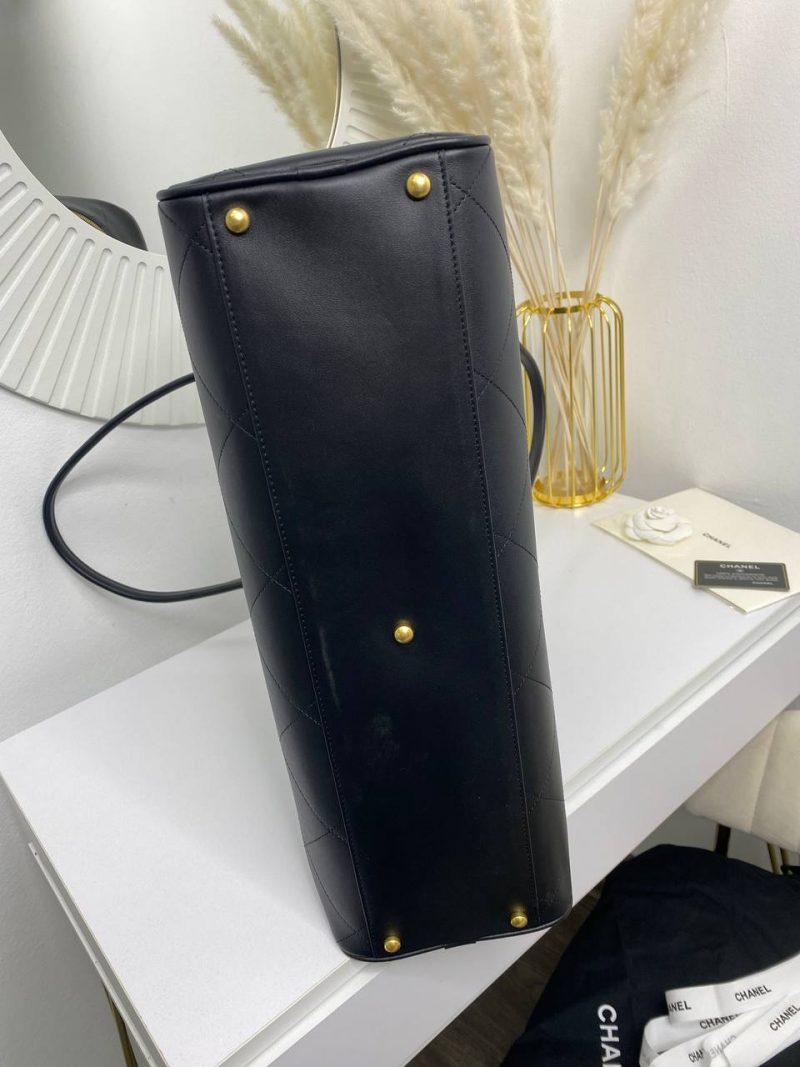 photo_5408887341214453874_y