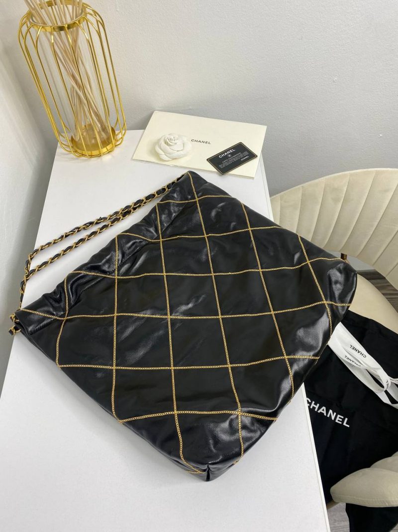 photo_5408887341214453887_y