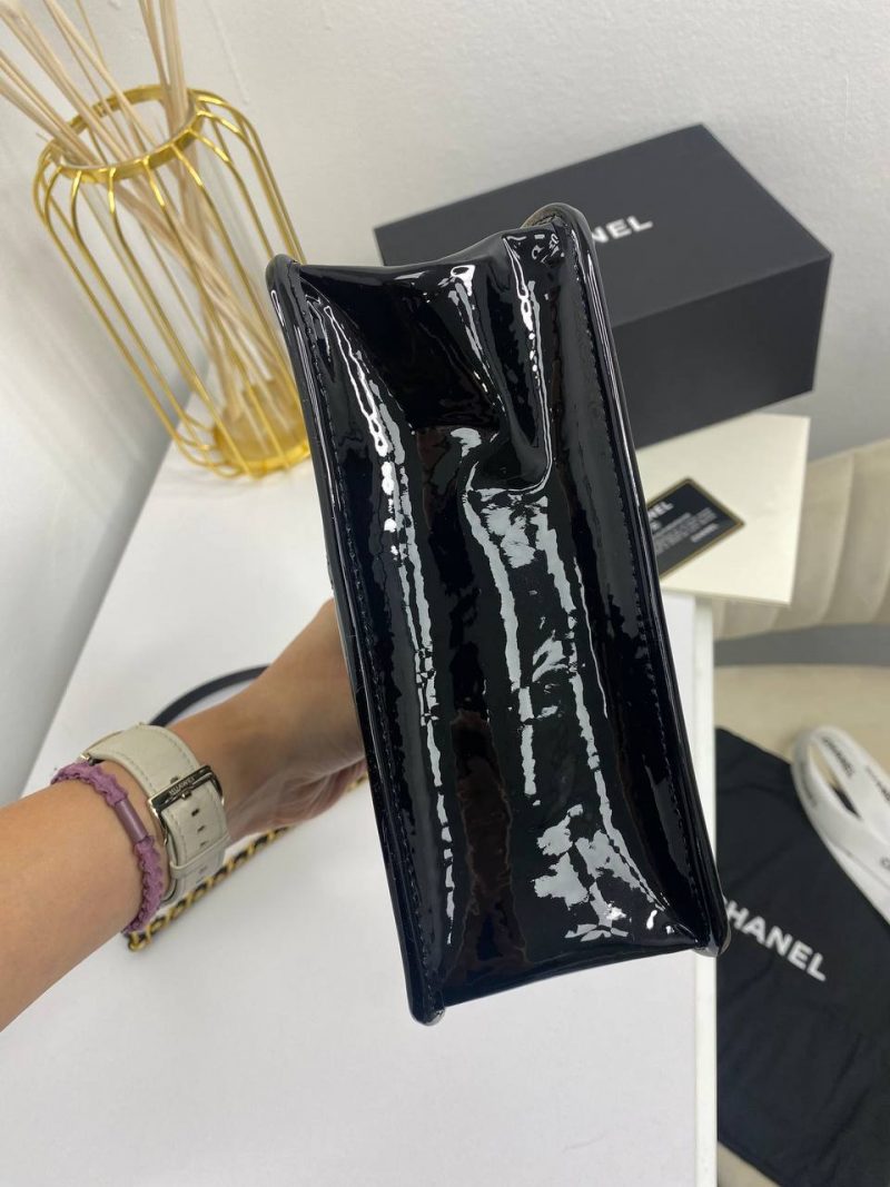 photo_5417842854832757228_y