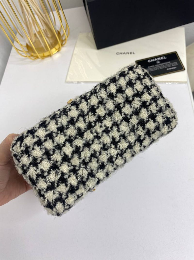 photo_5417842854832757250_y