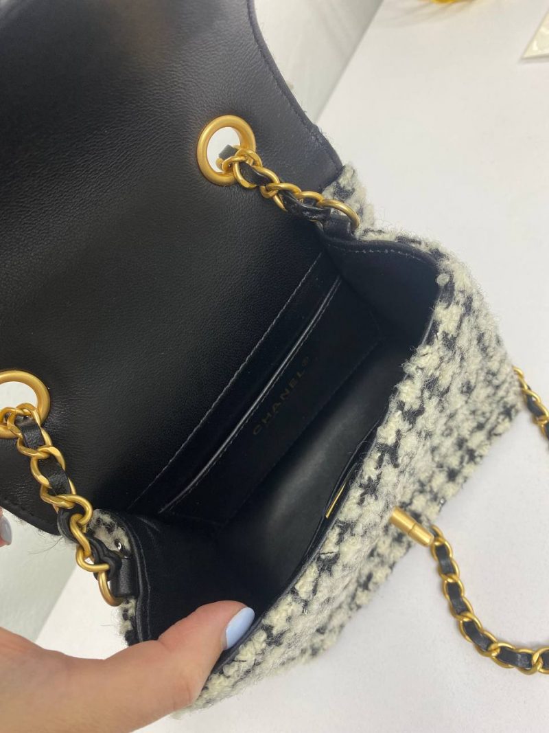 photo_5417842854832757252_y