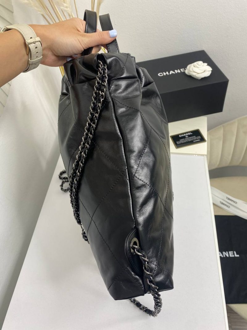 photo_5417842854832757269_y